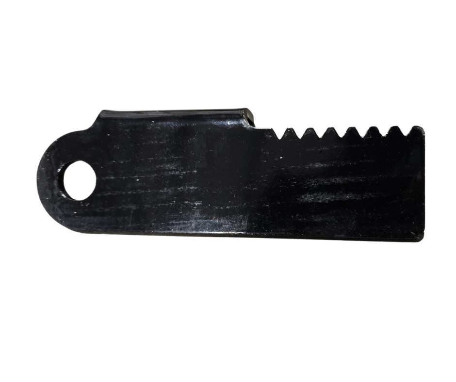 Serrated Winged Straw Chopper Blade Kit for John Deere Combines. Pack of 8.